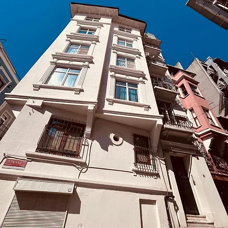 1910 Pera Apartment *